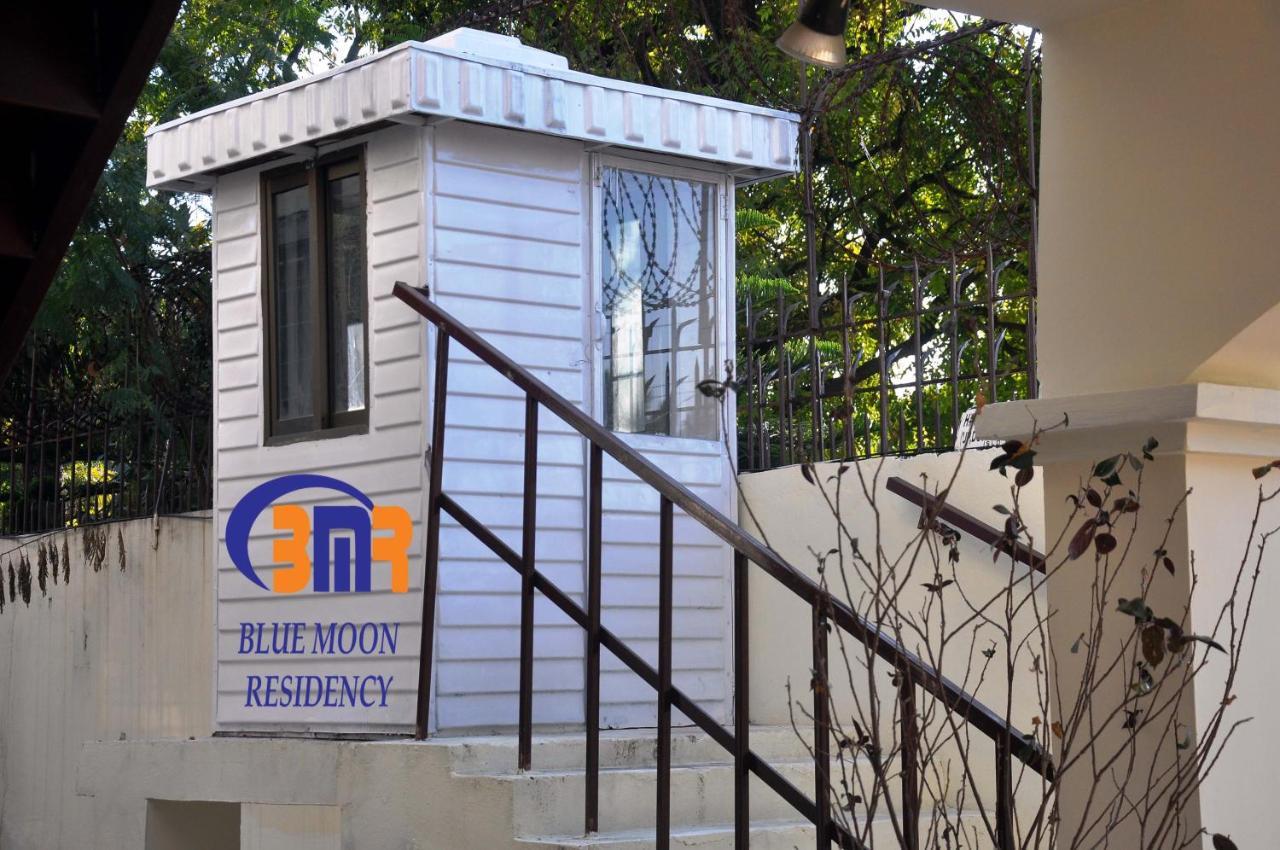Blue Moon Residency Hotel Исламабад Екстериор снимка